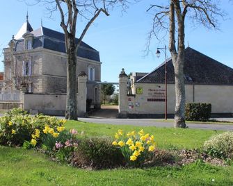 Cottage of the Château de la Paleine - Le Puy-Notre-Dame - Gebäude