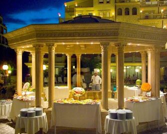 Hellenia Yachting Hotel & Spa - ג'יארדיני נאקסוס - מסעדה