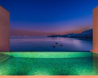 Le Grand Bleu - Yeosu - Piscina
