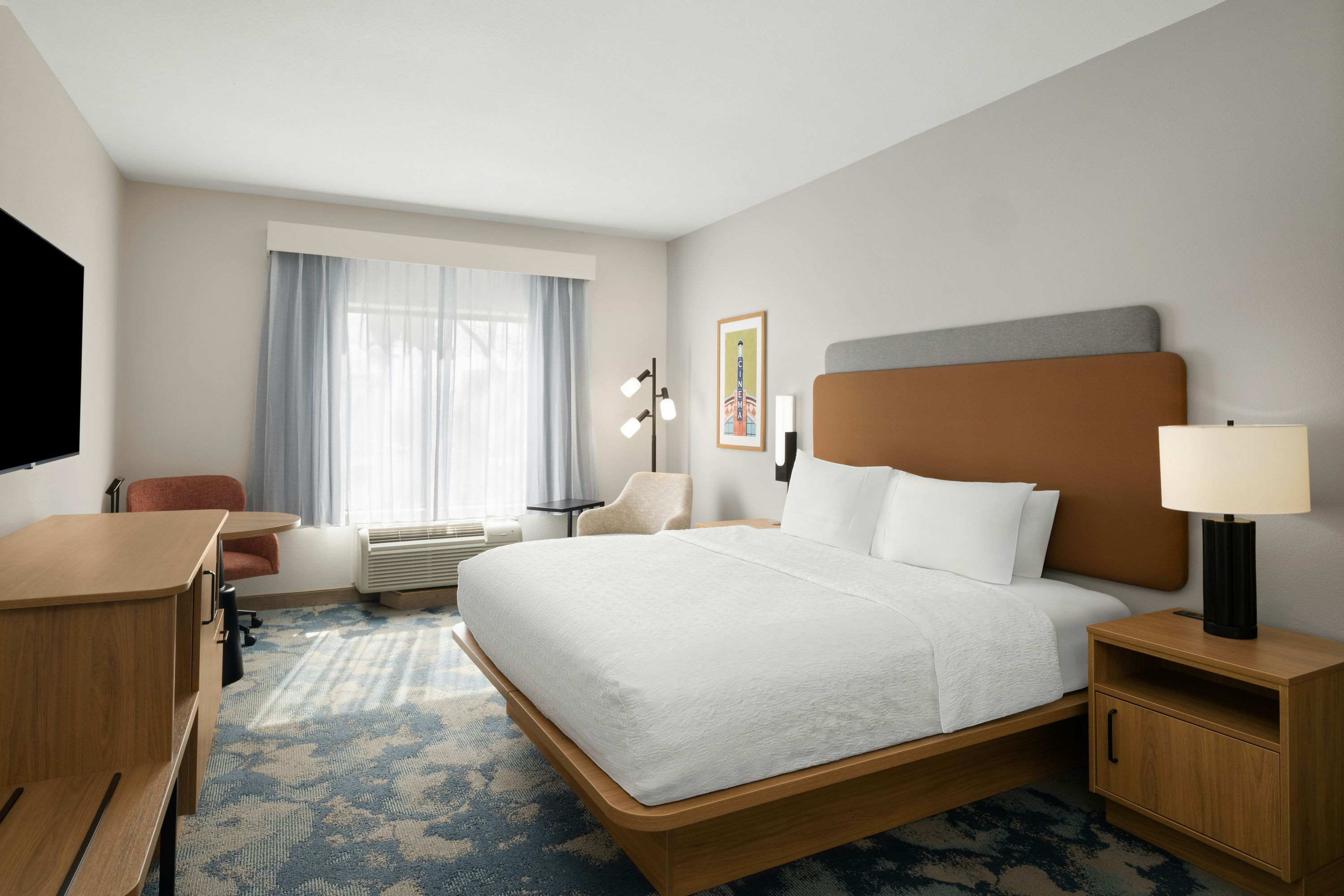 Hampton Inn & Suites Ontario