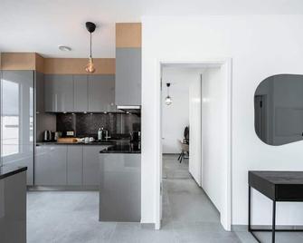 Lux 1br King Bed, Balcony, Near City Center - Luksemburg - Kuchnia
