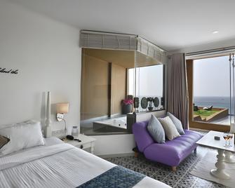 Red Thread Vagator - Bardez - Bedroom