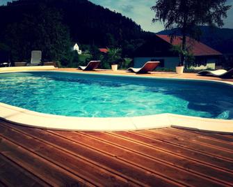 Maison La Devinière - sauna et spa compris accessibles toute l'année - Gérardmer - Piscine