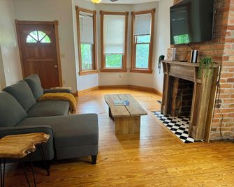 Jungle House Luxury Stays - Columbus Downtown Short North - Columbus - Soggiorno