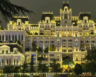 Ji Hotel Guiyang Big Cross - Guiyang - Gebäude