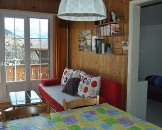 Chutzli by Interhome - St. Stephan - Sala de estar