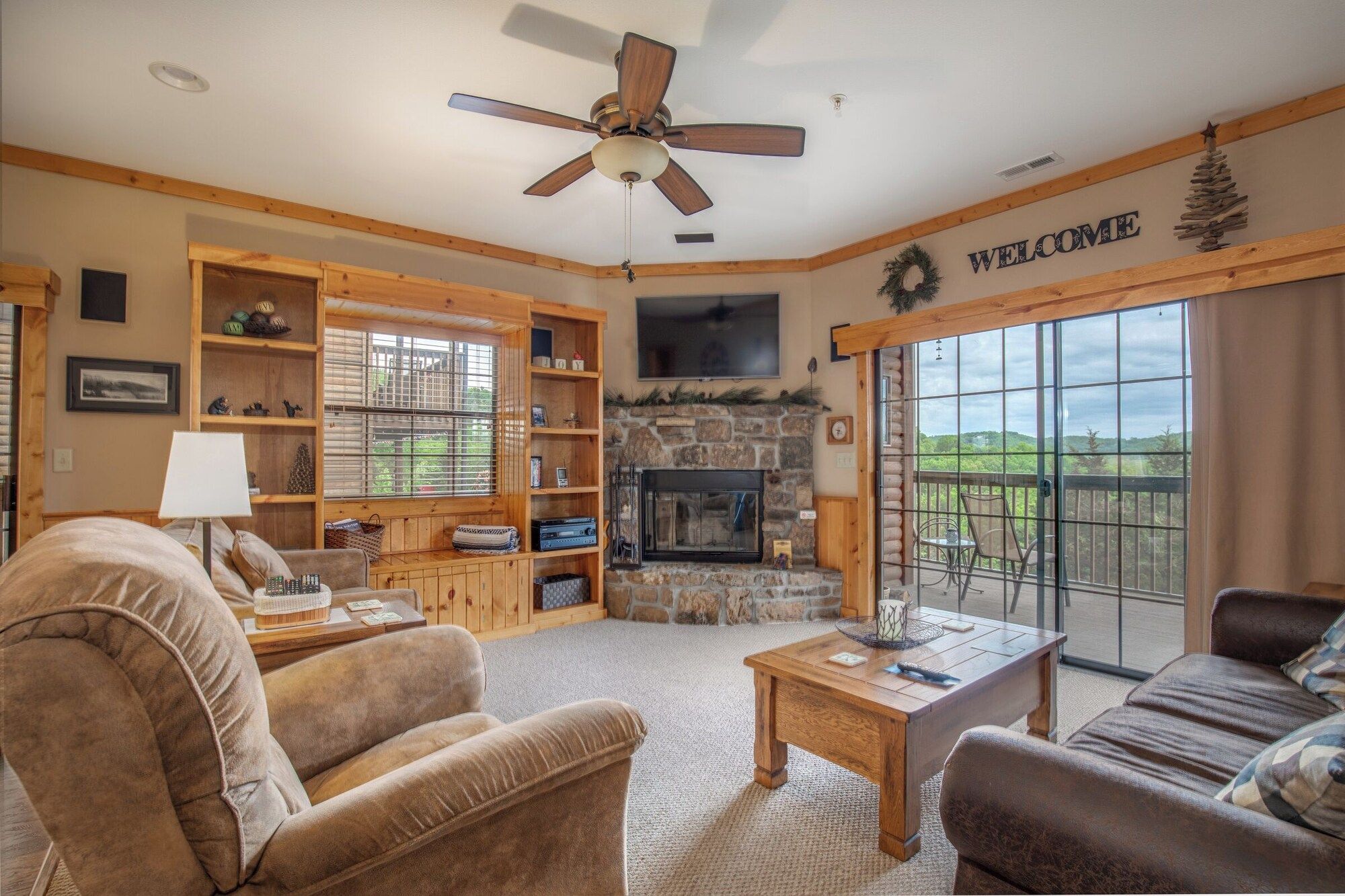 2BR Village At Indian Point 1305 near SDC - Free Tickets Daily up to 500 - ברנסון - סלון