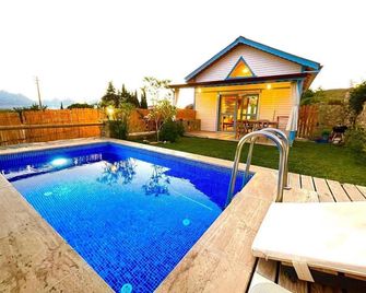 Villa Rengin Datca (Havuzlu) Guenluek Ha - Datça - Pool