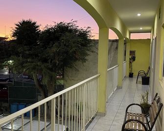 Hotel Posada Los Olivos Los Mochis - Los Mochis - Balkong