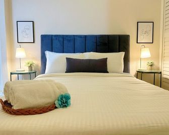 Jetsetter's Retreat Chic Studio Minutes - San Juan - Habitación