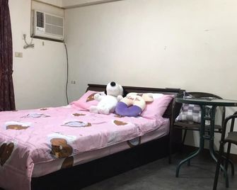 5分鐘到太平洋百貨！家庭大小的公寓 - Pingtung City - Bedroom