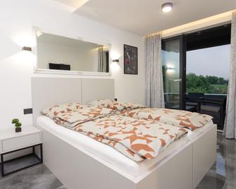 Deluxe Feliciano Apartments - Visoko - Bedroom