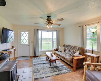 Pet-Friendly and Peaceful Northern Michigan Gem - Newberry