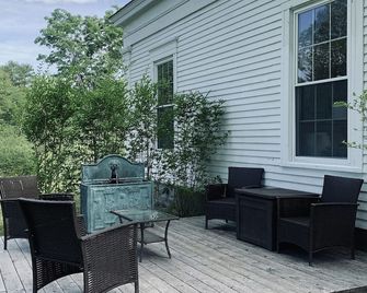 The Orchard House & Cafe - Freeport - Patio