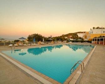 Hermes Hotel - Kefalos - Pool