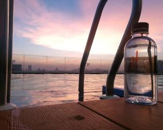 Solace At Srinakarin Hotel - Bangkok