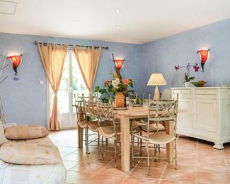 Cozy Home In Payzac With Kitchen - Payzac - Comedor