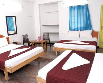 Edenapark Lodge - Palani - Bedroom