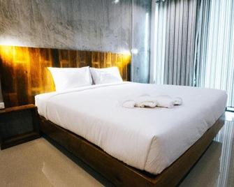 Seven Days A Week Resort - Trang - Bedroom