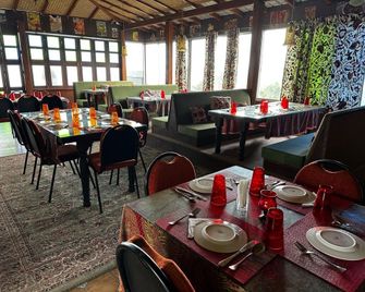 Habba Kadal Kashmiri Heritage Hotel & Hub - Coonoor - Restaurant