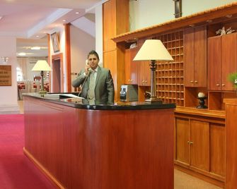 Famissi Eden Hotel - Kalabaka - Front desk
