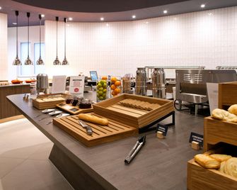 Hampton by Hilton Munich Airport South - Hallbergmoos - Buffé
