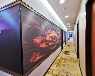 Zenz Hotel - Kulai - Flur