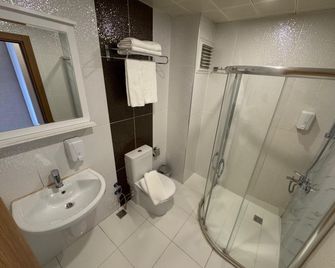 Cinas Hotel - אסקישהיר