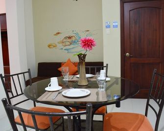 Ocean Dreams Galapagos - Puerto Ayora - Dining room