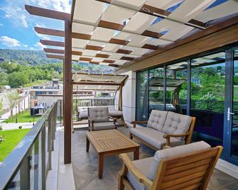 Cabir Deluxe Hotel Sapanca - Sapanca - Balkon