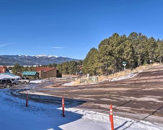 Rustic Angel Fire Condo Resort Shuttle On-Site! - Angel Fire - Outdoors view