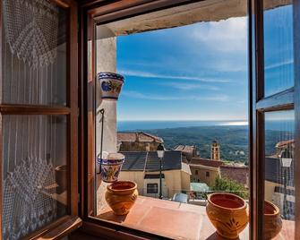 Pentone - Cervione - Balkon