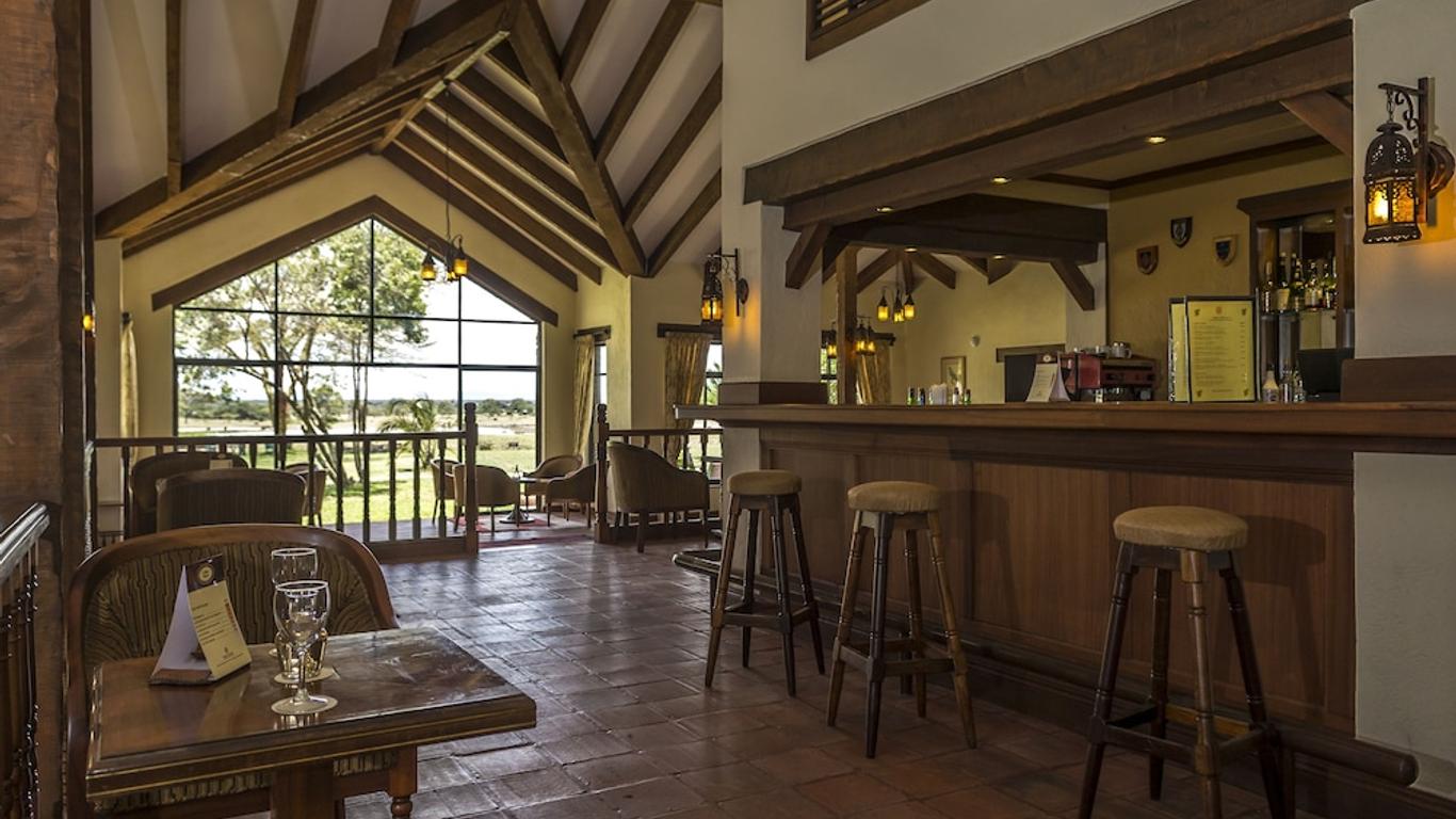 سويتواترز سيرينا كامب