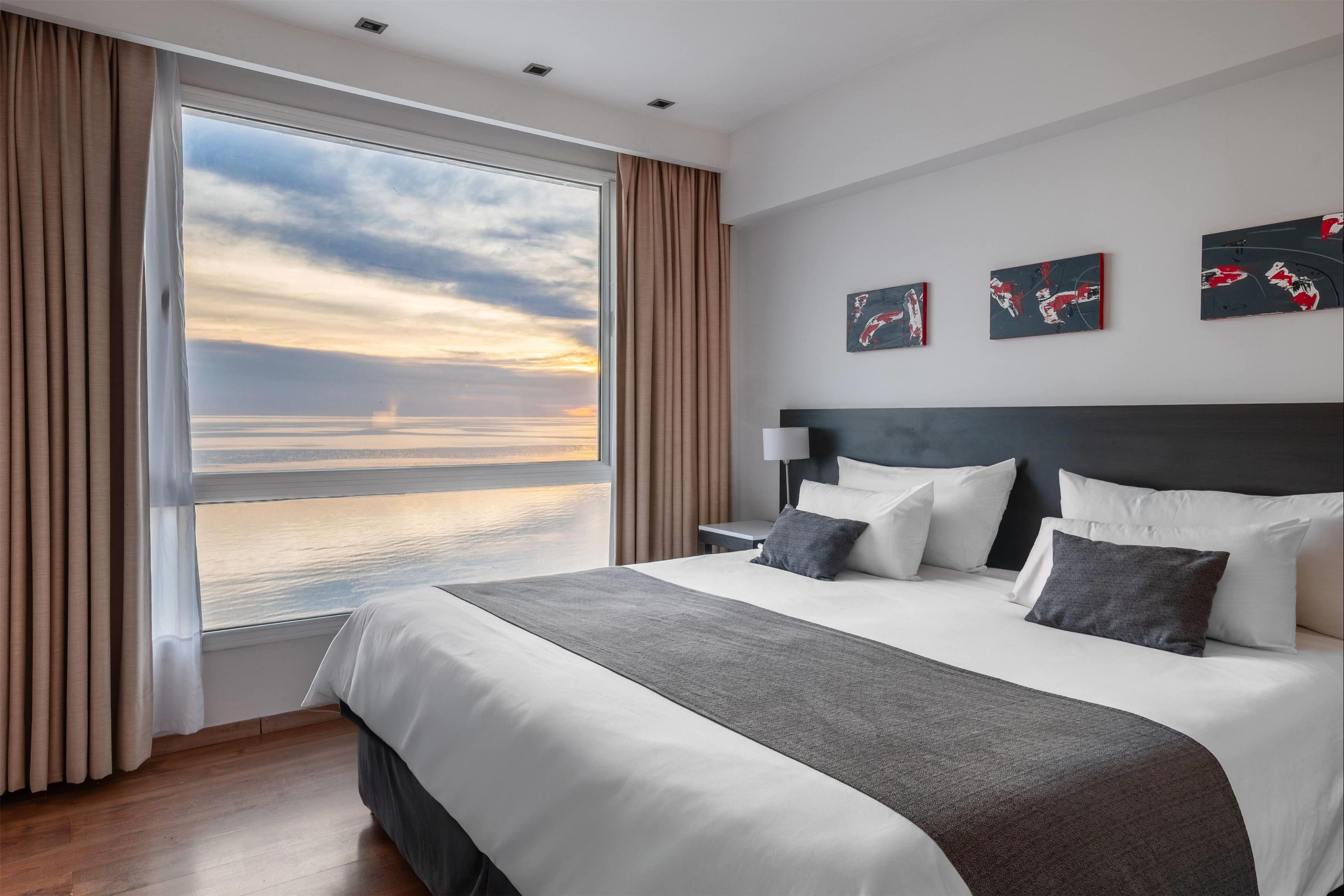 Dazzler by Wyndham Puerto Madryn - Puerto Madryn - Bedroom
