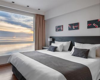 Dazzler by Wyndham Puerto Madryn - Puerto Madryn - Bedroom