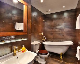 Hotel St. Barbara - Tallinna - Kylpyhuone