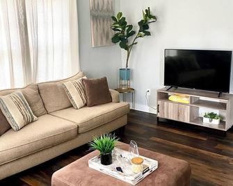 Cozy Duplex in Historic Argenta! - North Little Rock