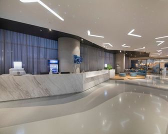 Holiday Inn Express Yantai Yeda By IHG - Yantai - Resepsjon