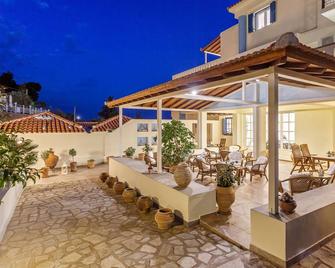 Stafylos Suites & Boutique hotel - Stafylos - Patio