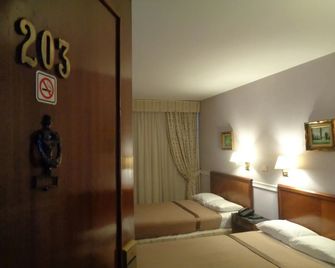 Nobile Hotel Premier Hill - אסאנסיון