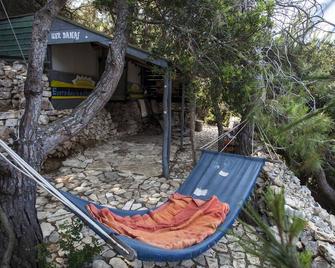 Island escape Bisevo Illur Danaj - Komiza - Patio