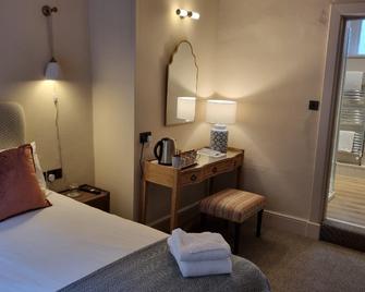 The Golden Cross - Cirencester - Bedroom