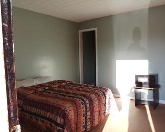 Travelers Motel - Chesapeake - Bedroom