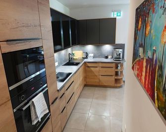 HS Apartment - Tamara´s Apartment - Landskron - Keuken