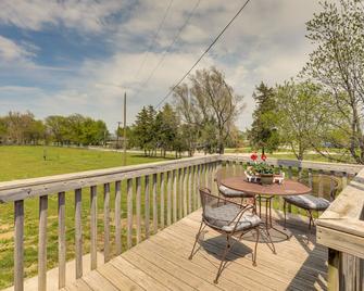 Beatrice Studio with Fire Pit Near Golf! - Beatrice