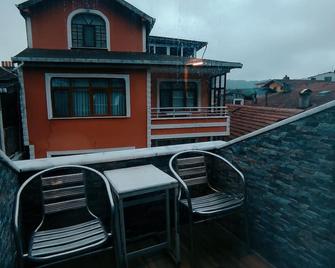 Hill River Hotel - Şile - Балкон