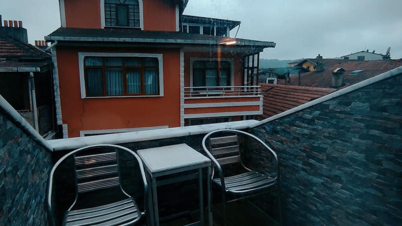 Hill River Hotel