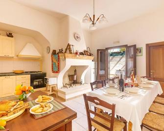 Casa Meridiana by BarbarHouse - Avetrana - Comedor