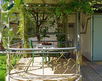 Veni Olive House - Kalamata - Patio