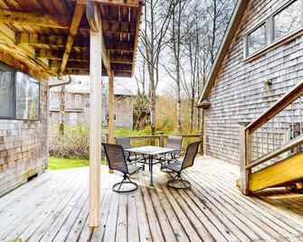 Cannon Beach Cottage - Cannon Beach - Patio